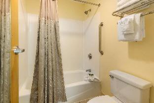 Room #28732911 at The Carriage House Inn Newport
