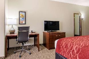 Room #270075804 at Comfort Inn & Suites Independence
