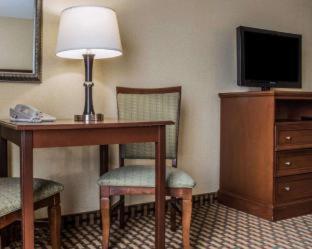 Room #32716209 at Comfort Inn & Suites Farmington - Victor