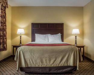 Room #32716211 at Comfort Inn & Suites Farmington - Victor