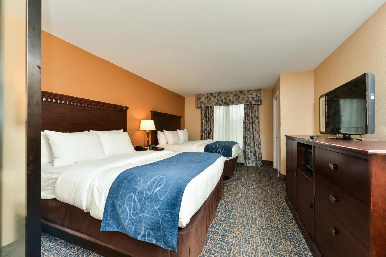 Queen Suite at Comfort Suites near MCAS Beaufort