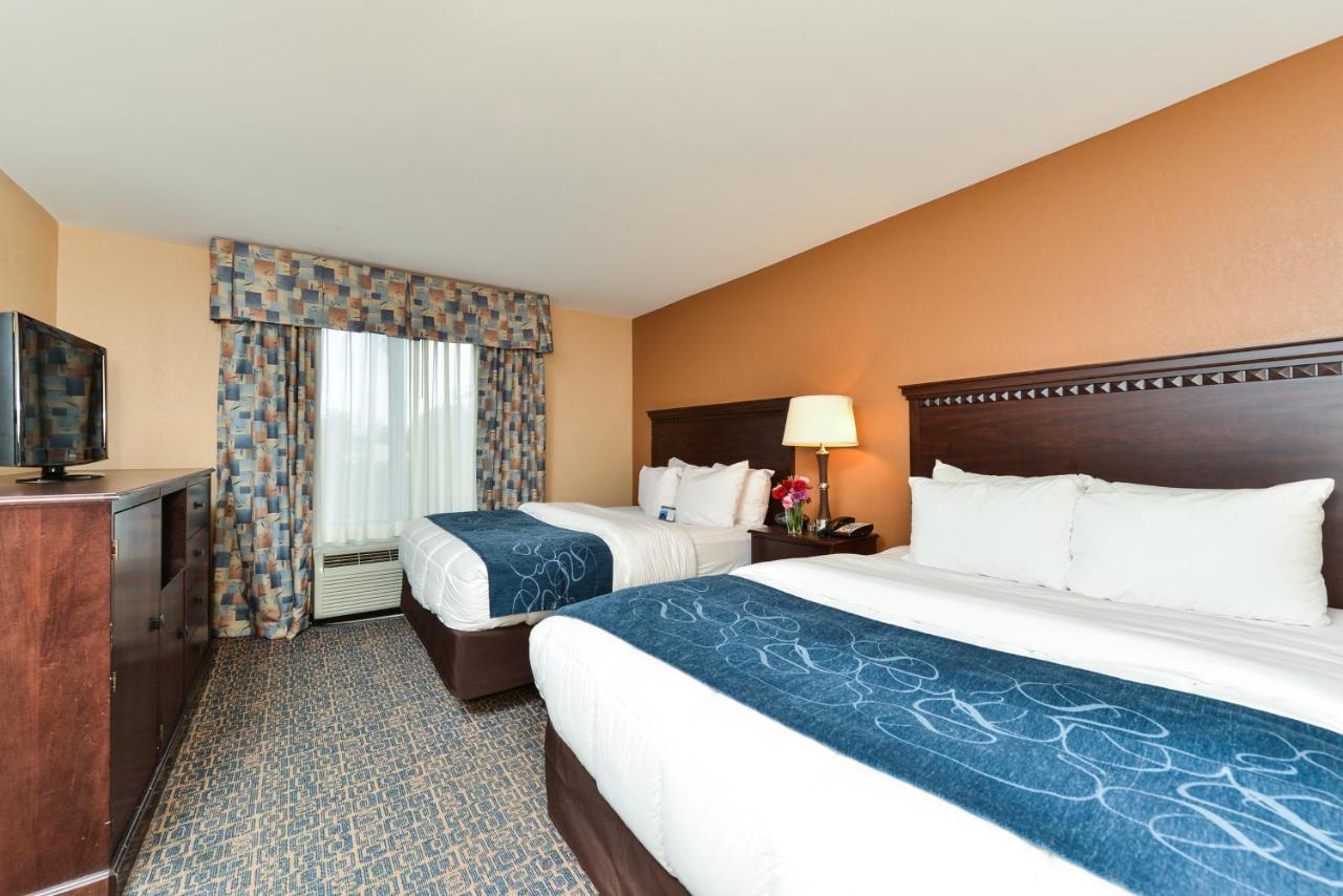 Queen Suite at Comfort Suites near MCAS Beaufort