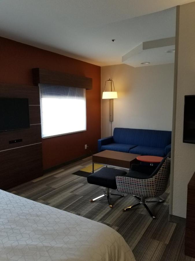 Executive King Room with Sofa Bed - Non-Smoking at Holiday Inn Express Winfield by IHG