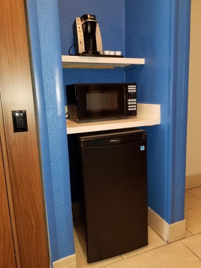 King Room - Non-Smoking at Holiday Inn Express Winfield by IHG