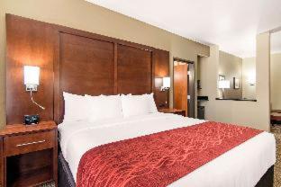 Room #270075806 at Comfort Inn & Suites Independence