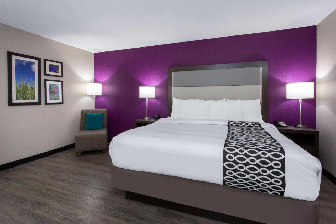 King Room - Mobility Access/Non-Smoking at La Quinta Inn & Suites by Wyndham Effingham