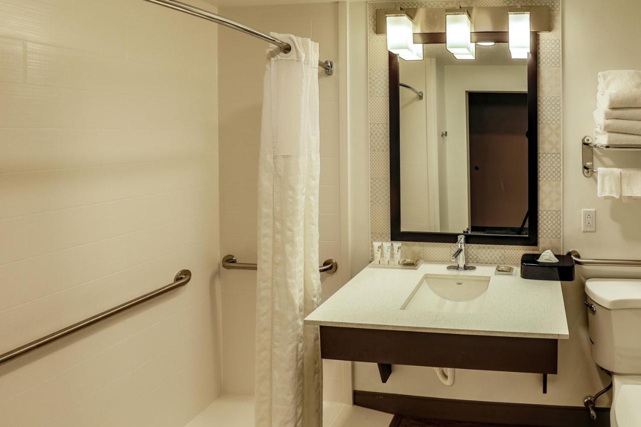 King Room - Disability Access/Non-Smoking at Country Inn & Suites by Radisson, Nashville Airport, TN