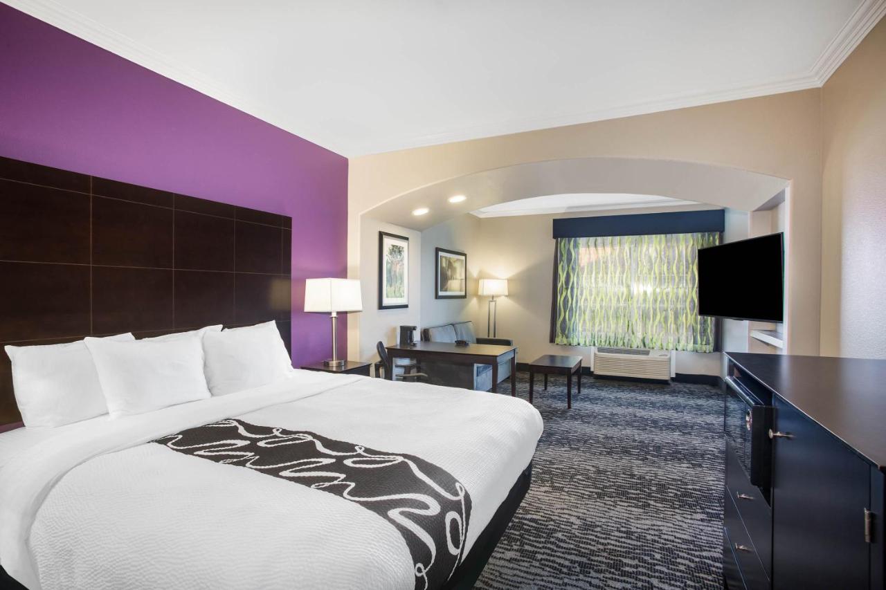 Executive King Room at La Quinta Inn & Suites by Wyndham Columbus TX