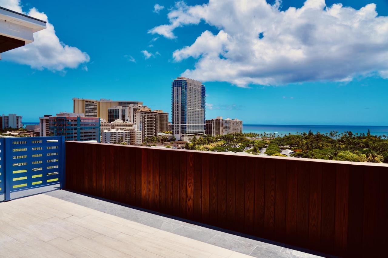 King Suite with Ocean View at The Twin Fin Hotel