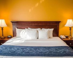 Room #48947906 at Comfort Suites Niceville Near Elgin Air Force Base