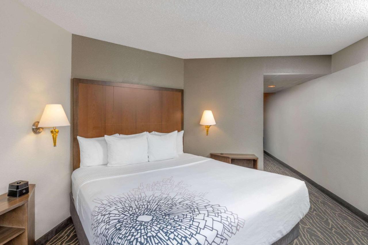 1 King Bed, Accessible Room, Non-Smoking at La Quinta Inn & Suites by Wyndham Secaucus Meadowlands