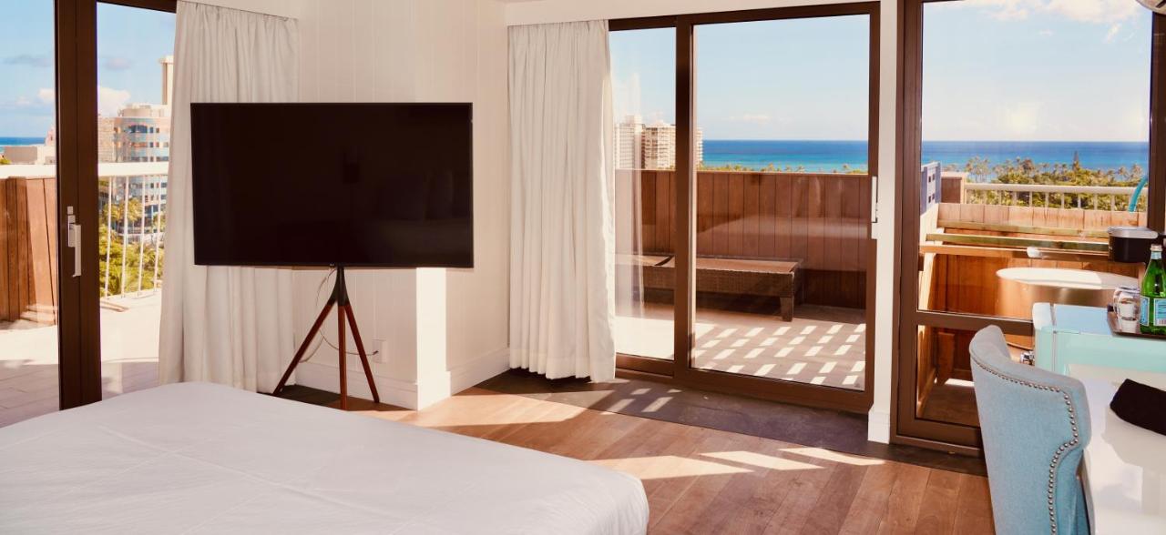 King Suite with Ocean View at The Twin Fin Hotel