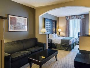 Room #49188306 at Quality Suites Sherman