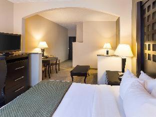 Room #49188306 at Quality Suites Sherman