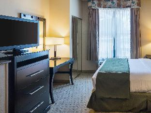 Room #49188306 at Quality Suites Sherman
