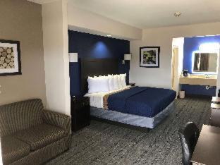 Room #33873906 at Executive Inn & Suites Joaquin