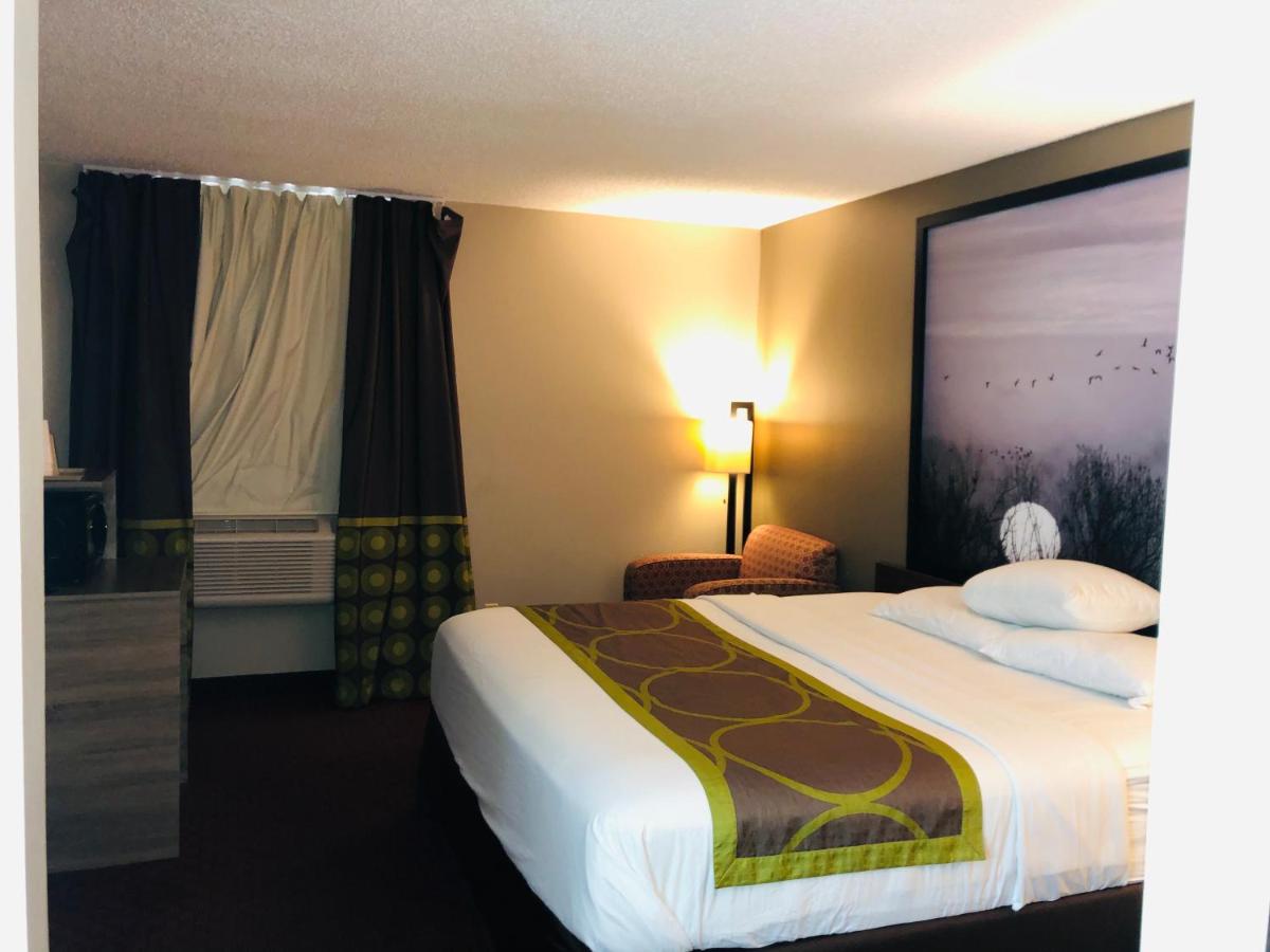 King Room - Non-Smoking at The Inn & Suites SW Omaha