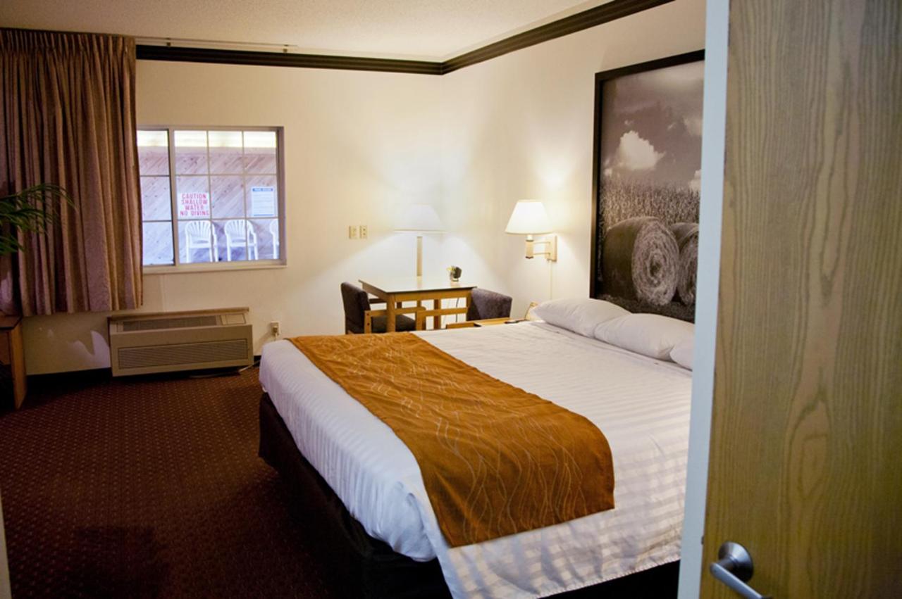 King Room - Disability Access/Non-Smoking at Americas Best Value Inn & Suites Atlantic