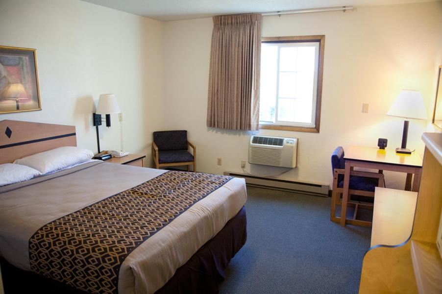 King Room - Disability Access/Non-Smoking at Americas Best Value Inn & Suites Atlantic