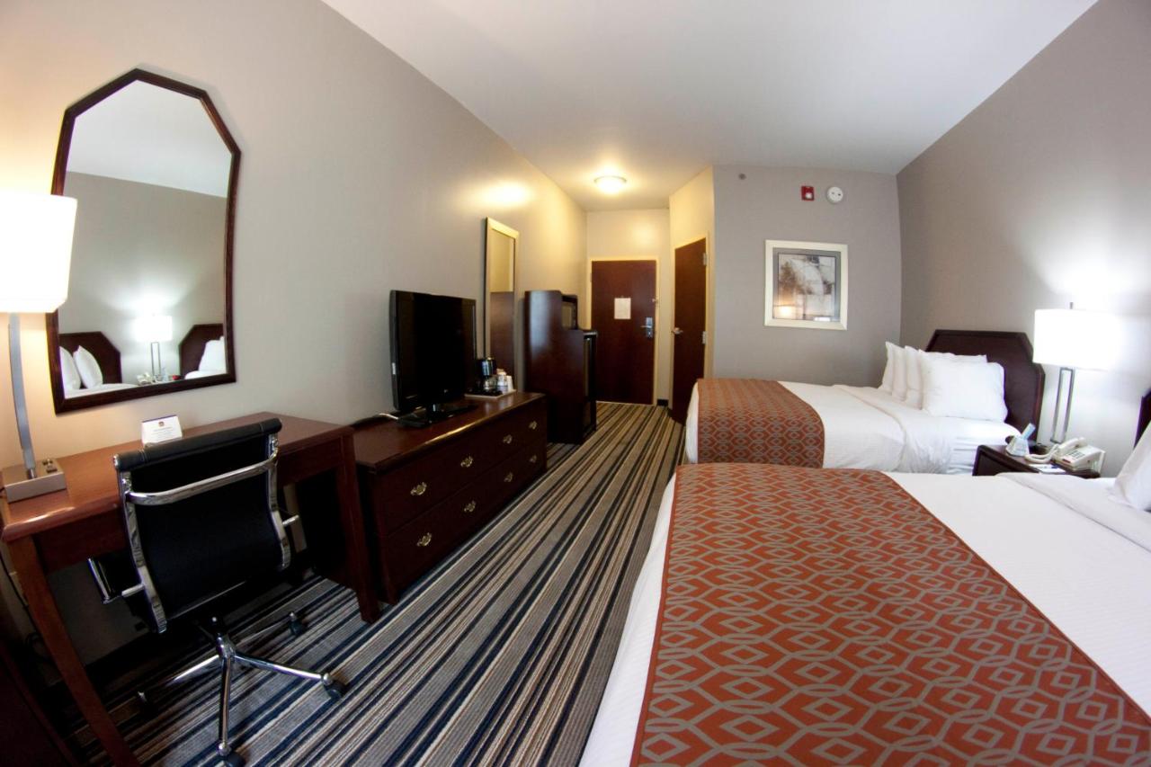 Queen Room with Two Queen Beds at Comfort Inn & Suites Harrisburg-Hershey North