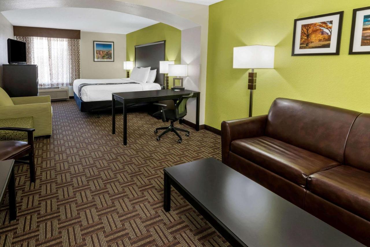 Deluxe King Room with Sofa Bed at La Quinta Inn & Suites by Wyndham Fruita