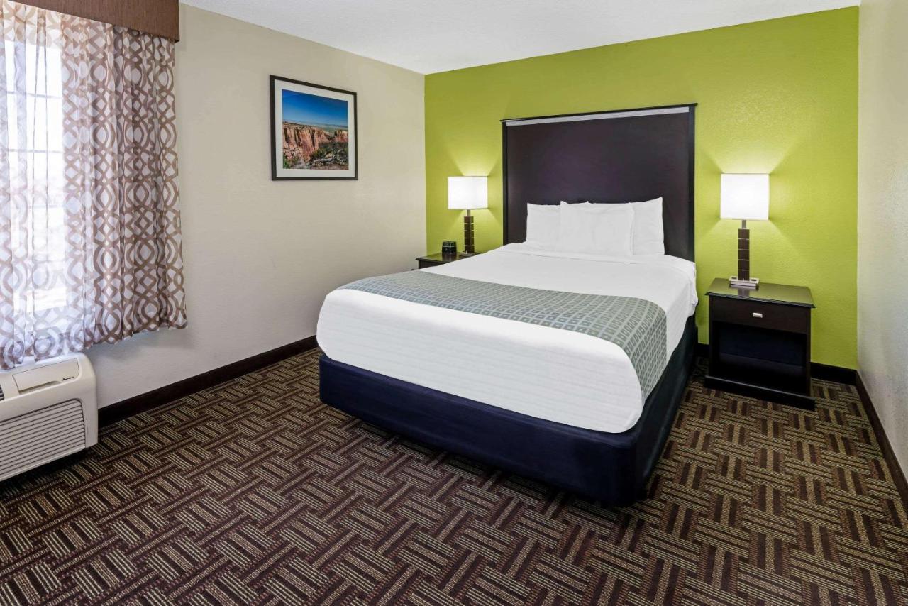 Deluxe Family Room - Non-Smoking at La Quinta Inn & Suites by Wyndham Fruita