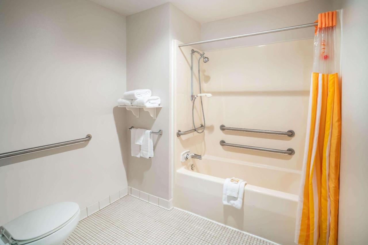 One Double Bed - Disability Access at La Quinta Inn & Suites by Wyndham Nashville Franklin