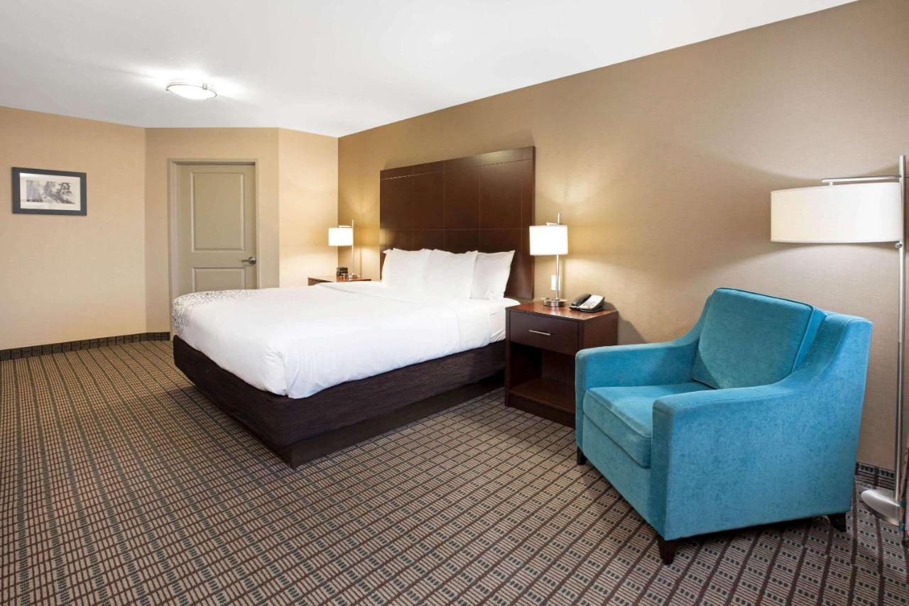 Standard King Room at La Quinta Inn & Suites by Wyndham Bellingham