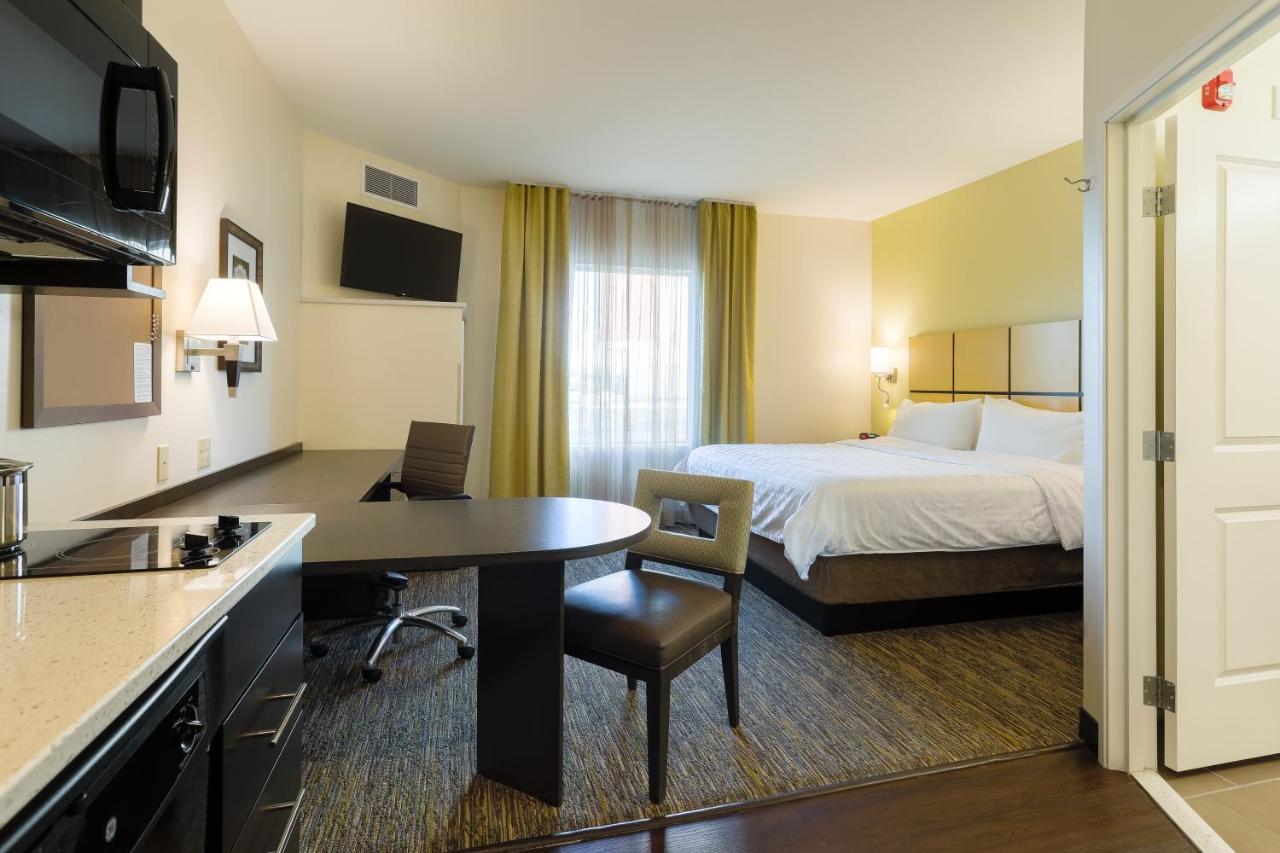 Execute Studio Suite at Candlewood Suites Lenexa - Overland Park Area, an IHG Hotel
