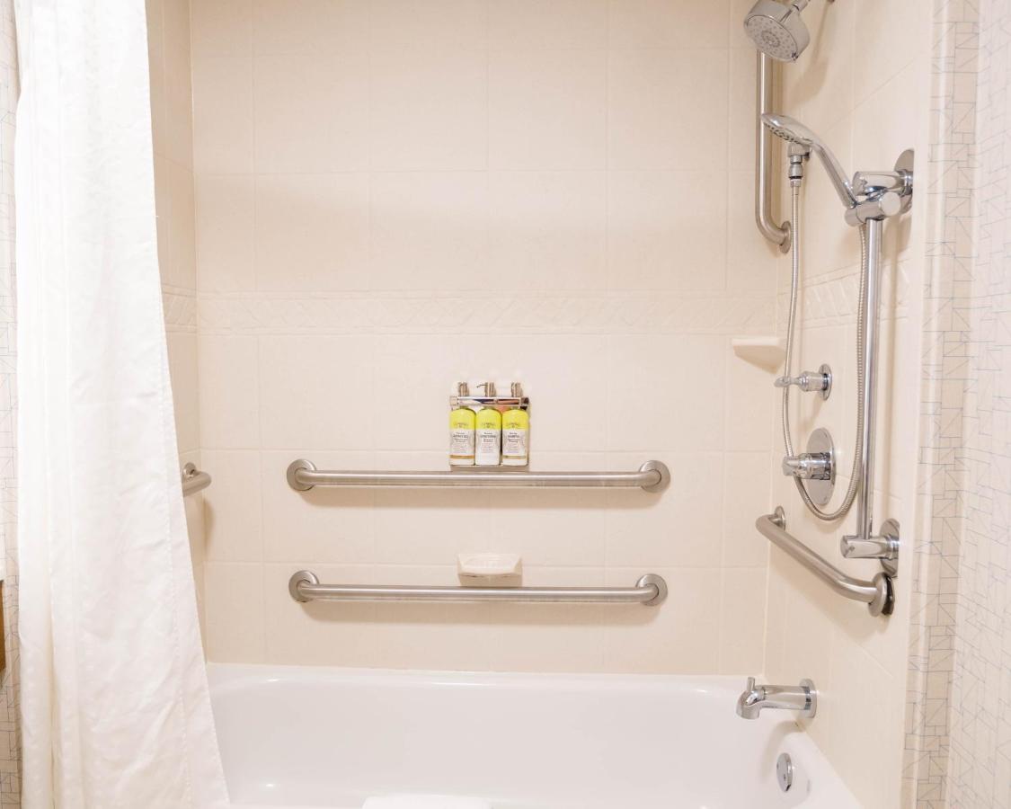 King Room - Mobility Access/Hearing Accessible at Holiday Inn Express & Suites Knoxville-Farragut by IHG