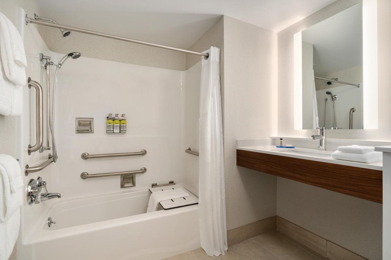 King Room with Mobility Accessible Tub at Days Inn & Suites by Wyndham Plattsburgh