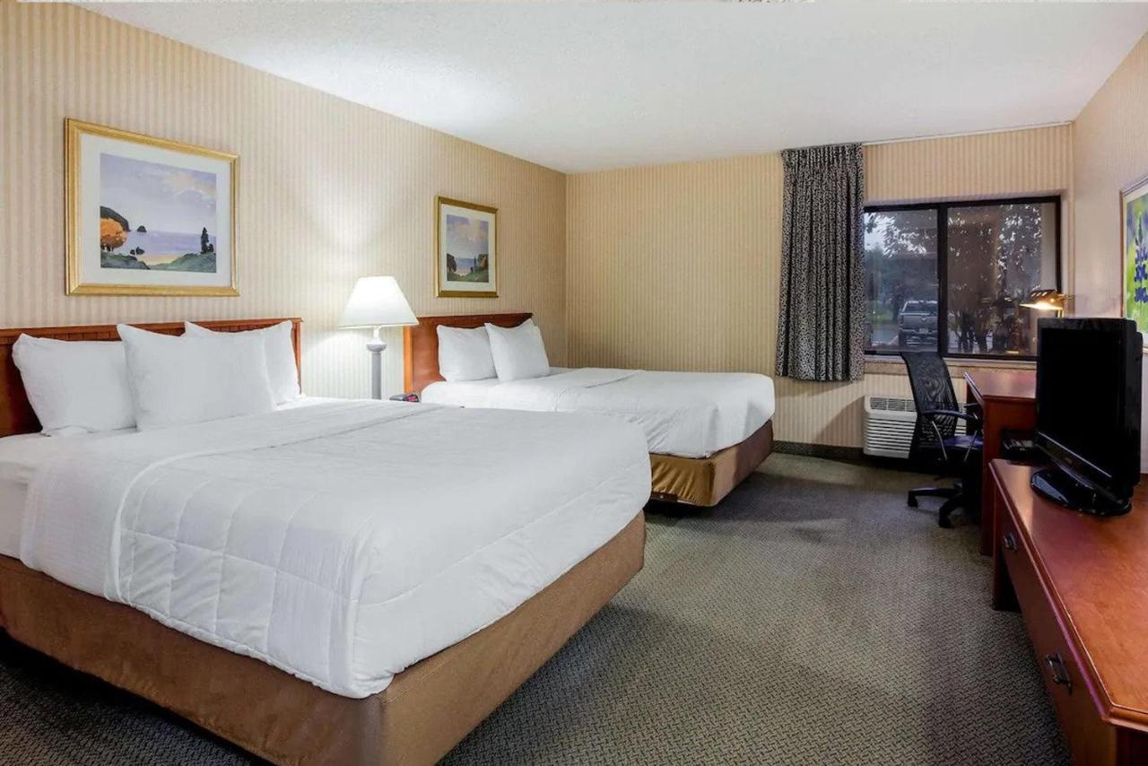 Double Room with Two Double Beds at La Quinta Inn by Wyndham Detroit Southgate