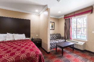 Room #40372216 at Econo Lodge Inn & Suites Escondido Downtown