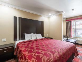 Room #40372216 at Econo Lodge Inn & Suites Escondido Downtown