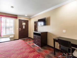 Room #40372216 at Econo Lodge Inn & Suites Escondido Downtown