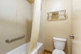 Room #40372216 at Econo Lodge Inn & Suites Escondido Downtown