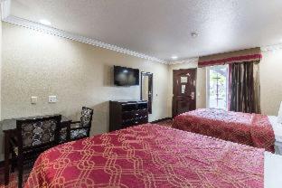 Room #40372217 at Econo Lodge Inn & Suites Escondido Downtown