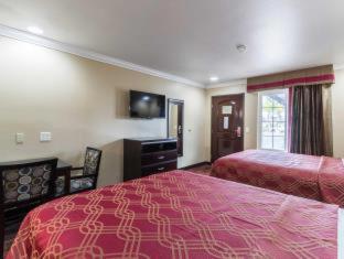 Room #40372217 at Econo Lodge Inn & Suites Escondido Downtown