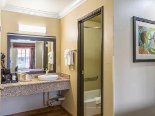 Room #40372217 at Econo Lodge Inn & Suites Escondido Downtown