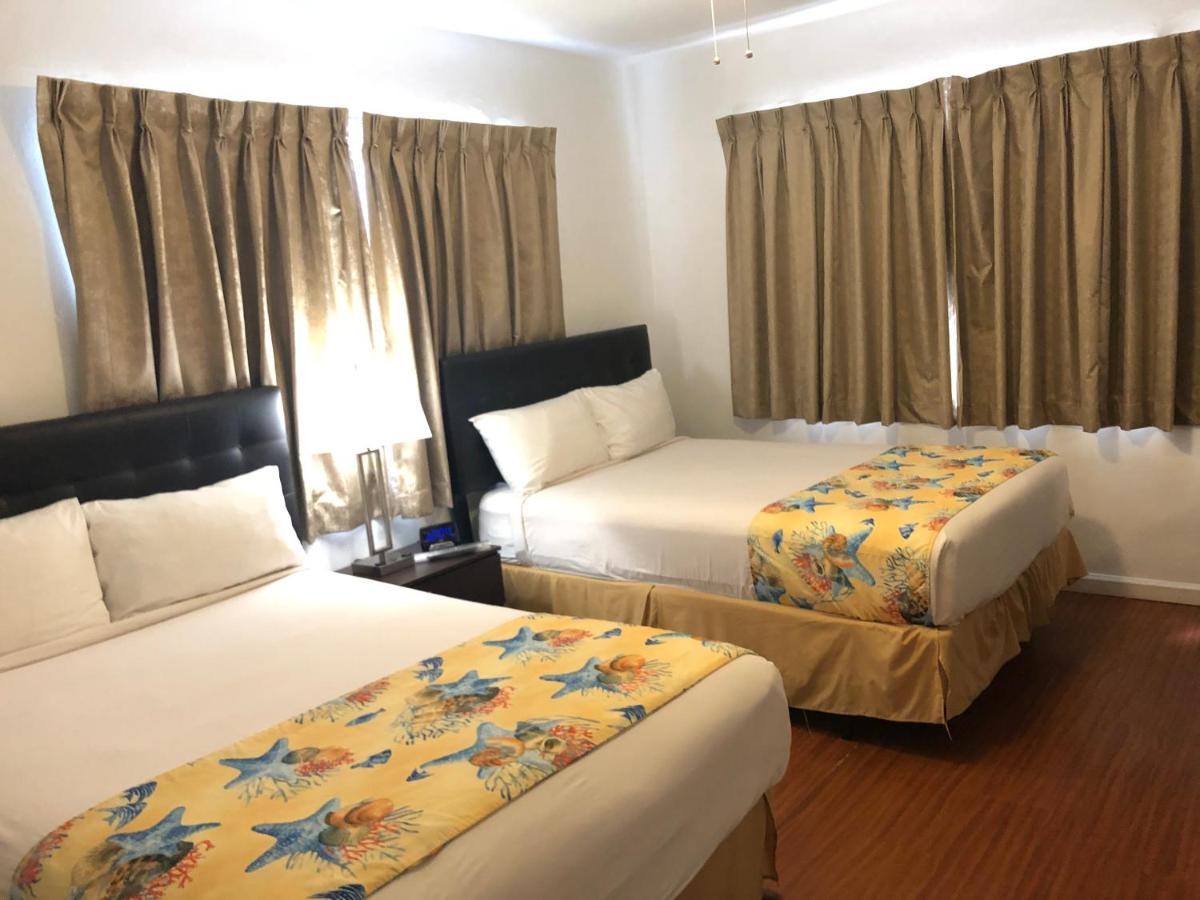 Two Bedrooms Family Suite with Kitchenette - Free Parking at Beach Place Hotel