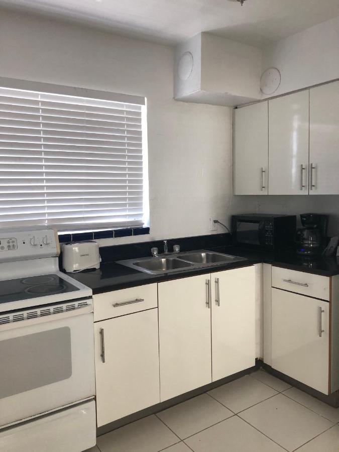 Two Bedrooms Family Suite with Kitchenette - Free Parking at Beach Place Hotel