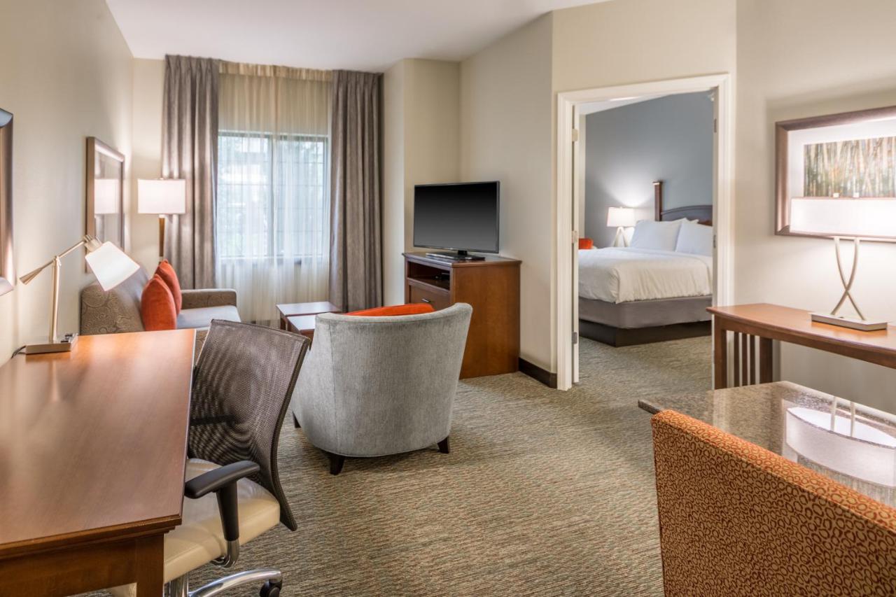 One-Bedroom King Suite - Non-Smoking at Staybridge Suites Kansas City - Independence by IHG