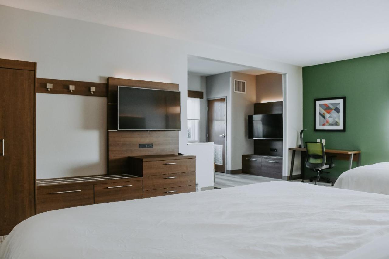 King Suite with Two King Beds at Holiday Inn Express & Suites Lincoln South by IHG