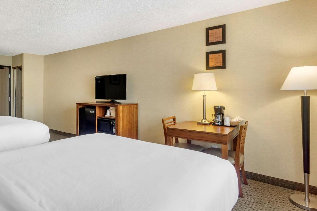 Queen Room with Two Queen Beds - Non-Smoking at Comfort Inn & Suites Bothell - Seattle North