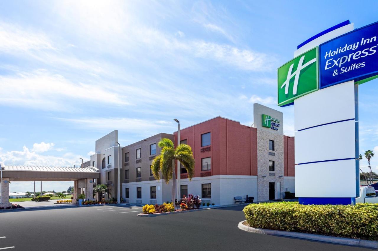  | Holiday Inn Express Hotel & Suites Clewiston