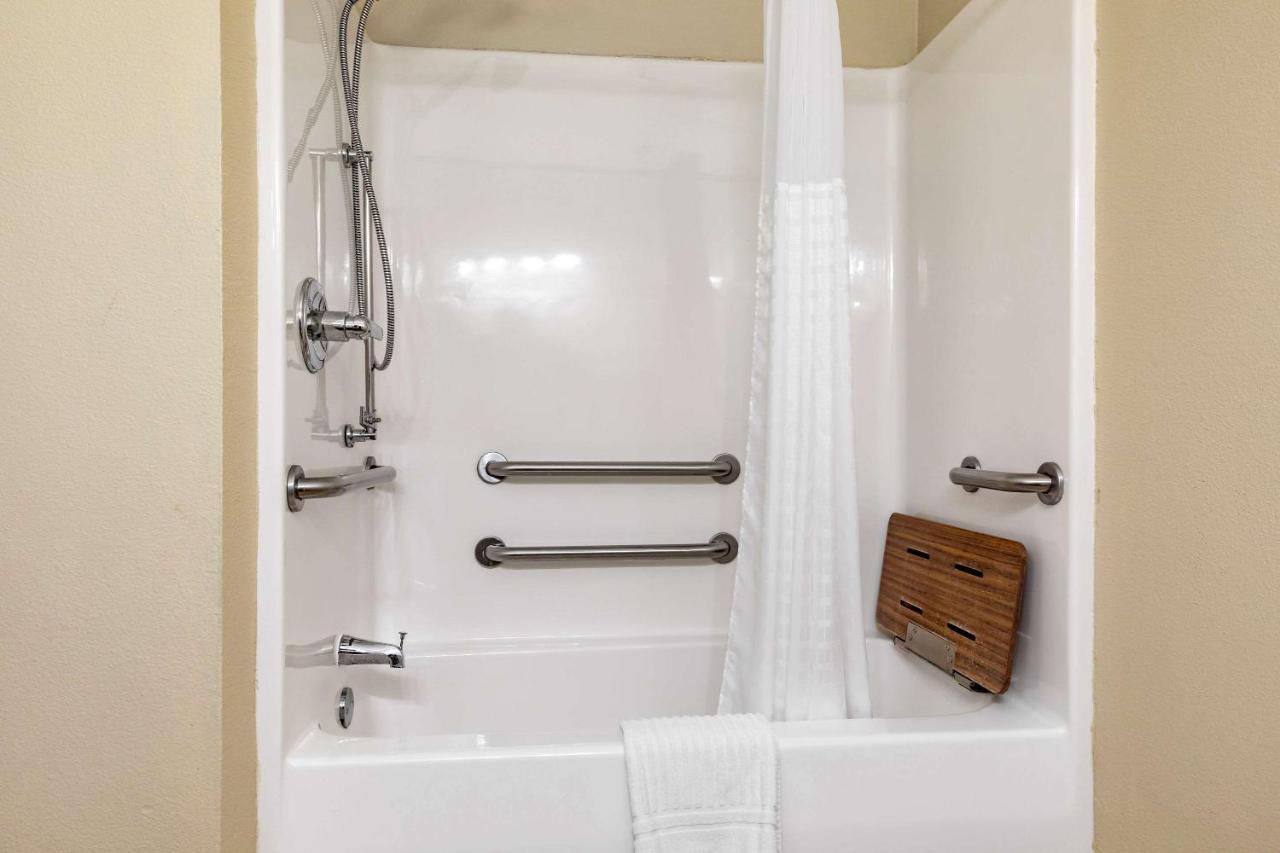 Queen Suite with Two Queen Beds - Disability Access/Non-Smoking at Comfort Suites Lufkin