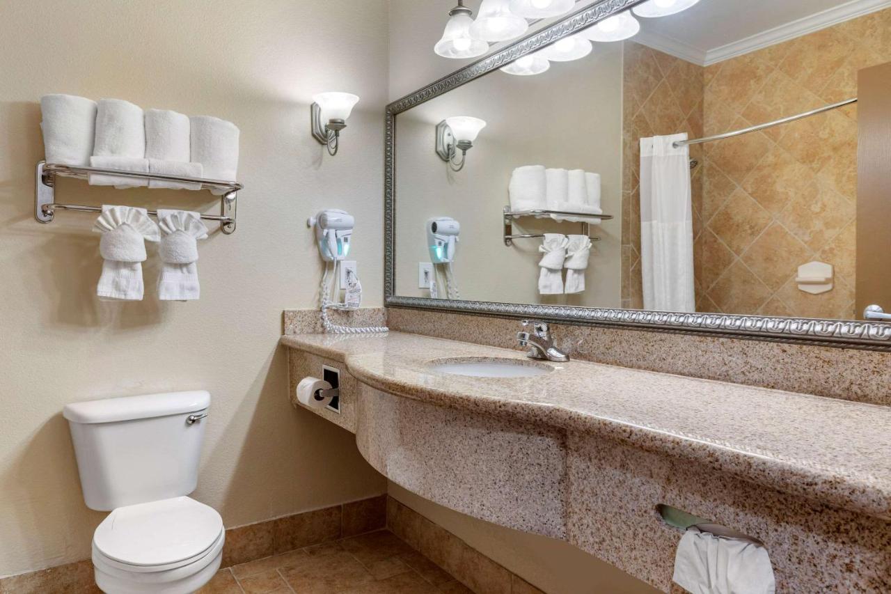 King Suite - Non-Smoking at Comfort Suites Lufkin