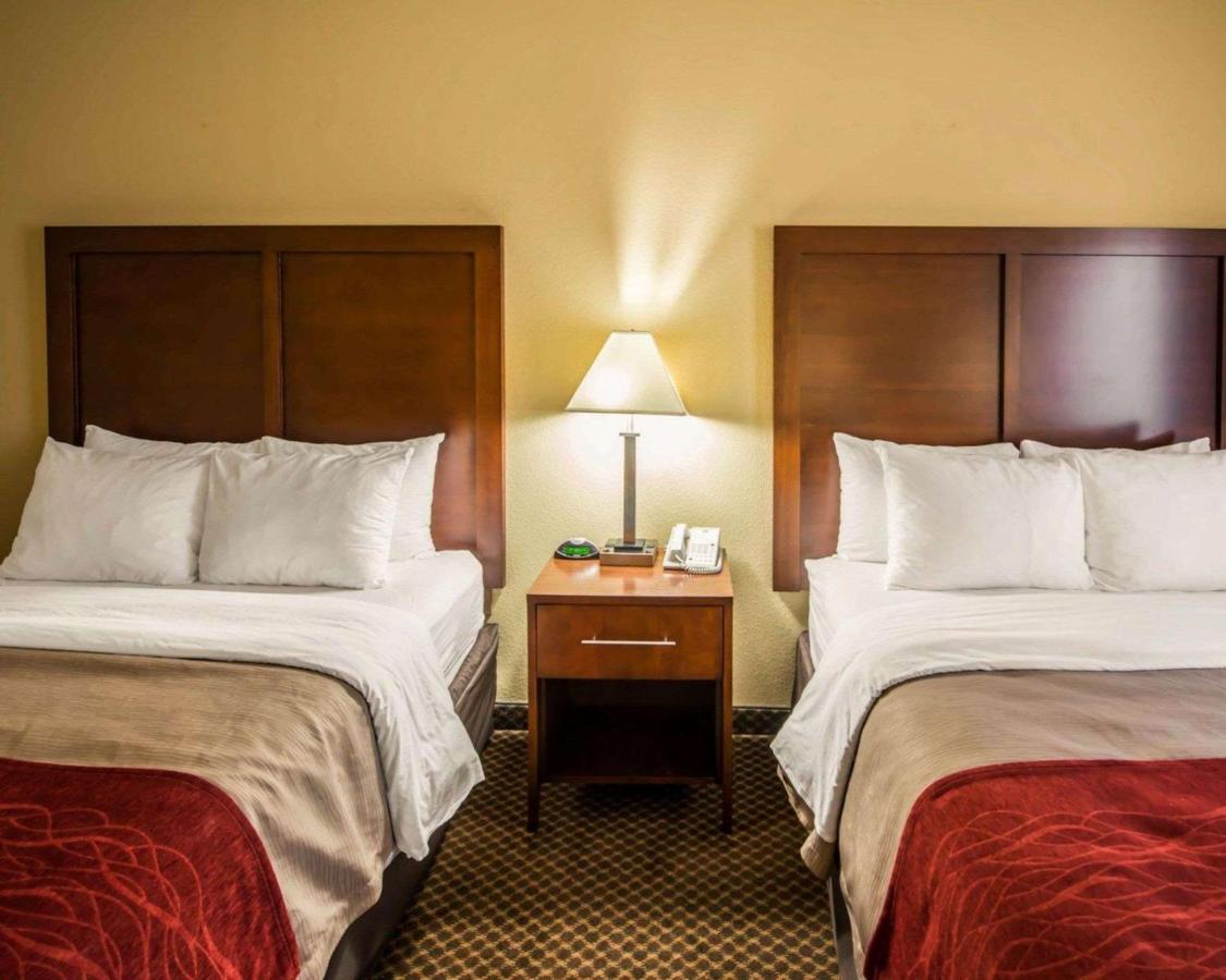 Room #672667012 at Comfort Inn & Suites Morganton South