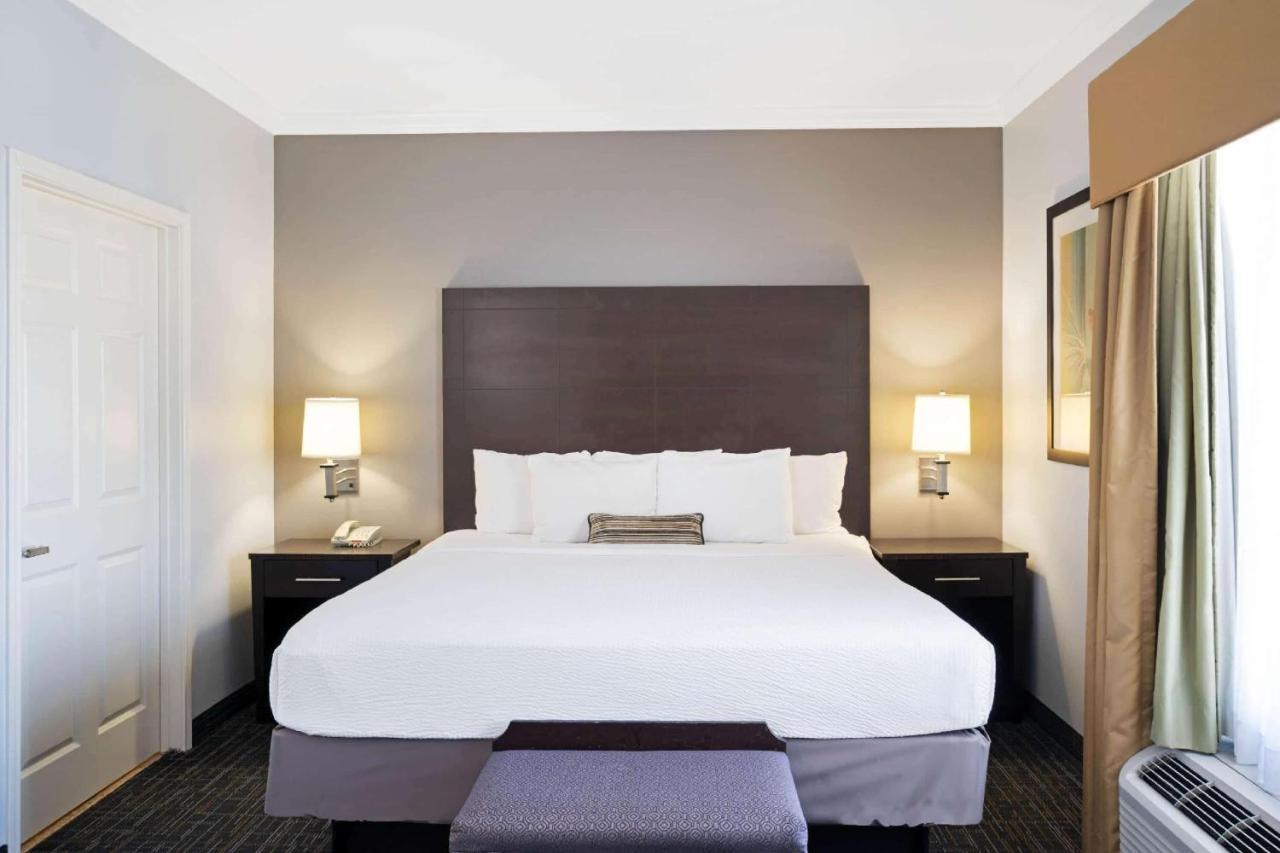 Standard King Room With One King Bed at Sonesta Essential Houston Westchase