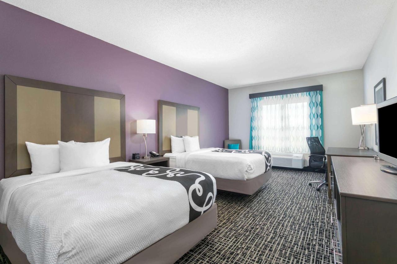 Queen Room with Two Queen Beds and Mobility/Hearing Access - Non-Smoking at La Quinta Inn & Suites by Wyndham Hopkinsville